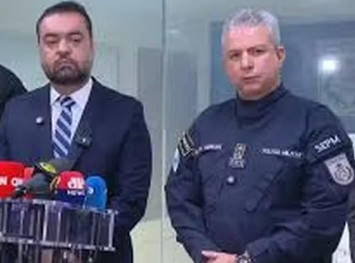 Coronel Menezes, ao lado do governador Cláudio Castro, na coletiva pós-operação e mortes: aprovação da ação elevou o secretário da PM a candidato a deputado federal