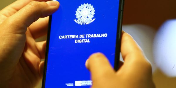 A consulta do lote extra do Pis/Pasep pode ser feita na Carteira Digital. Dinheiro ficará disponível até 29 de dezembro.