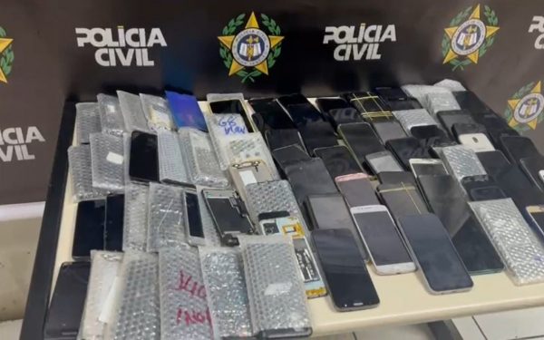 Todos os aparelhos recuperados passam por perícia para identificação dos verdadeiros donos que, identificados, têm seus celulares devolvidos.