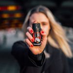DDeputados aprovaram em primeira discussão projeto que autoriza o uso do spray de defesa pessoal por mulheres no Rio.