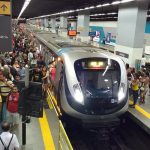 Barcas, trens, metrô e BRT ainda são alternativas de transportes para quem precisa se deslocar em dia de megaoperação nos complexos da Penha e do Alemão 66 O metrô é uma alternativa ao transporte em dia de várias interdições nas vias da cidade .