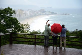 Segundo o Climatempo, haverá pancadas de chuva no sábado e feriado de Finados, no Rio.