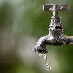 Queda de energia afeta rede de abastecimento e deixa Centro do Rio sem água 65 Falta de luz afetou bombeamento de água para região central do Rio