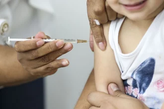 A campanha de multivacinação atenderá crianças e adolescentes menores de 15 anos de idade