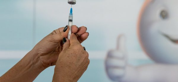 Secretaria de Saúde prorrogou até o dia 8 de novembro a vacinação de crianças e adolescentes até 15 anos .