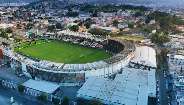 Vasco, vereador e prefeitura vão discutir a expansão do VLT até o estádio de São Januário