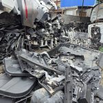 Deputados da CPI das Câmeras estouram pátio em Nova Iguaçu usado para desmanche de carros roubados