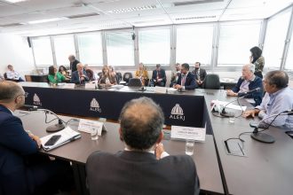 Sessão plenária da Alerj prorrogou o prazo para apresentação de emendas ao Orçamento de 2026.