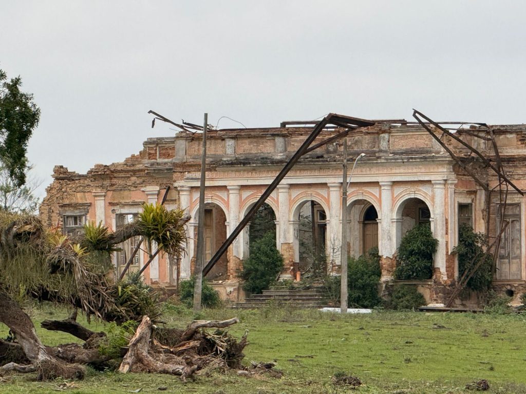 Desabamento da Fazenda Mandiquera: vereadora aciona Justiça e acusa Prefeitura de Quissamã de abandonar patrimônio mais luxuoso da região 63 42fb30fb 68a9 4064 9aef 01d58cf9d1ba