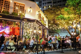 Rua Dias Ferreira, no Leblon, que será revitalizada com novo projeto de urbanização da Prefeitura do Rio.