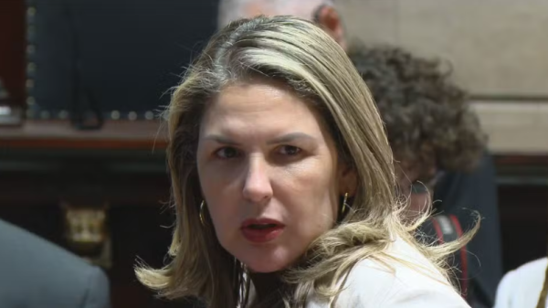 Nem em casa, nem na Câmara: vereadora Gigi Castilho, alvo de operação da Polícia Civil, toma chá de sumiço