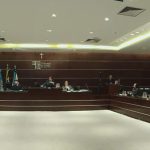 Decisão sobre acordo de R$ 900 milhões entre Cedae e Águas do Rio termina empatada no TCE e resultado ficará para a próxima sessão