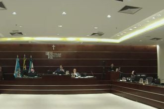 Decisão sobre acordo de R$ 900 milhões entre Cedae e Águas do Rio termina empatada no TCE e resultado ficará para a próxima sessão