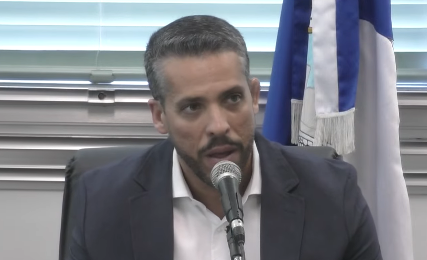 Rodrigo Amorim pressiona para incluir na lista de venda o imóvel do Grupo Tortura Nunca Mais, afirmando que a medida serviria como “exemplo pedagógico” contra entidades semelhantes.