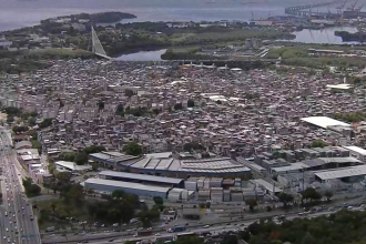 Operação policial na Maré provoca intenso tiroteio e fecha a Linha Amarela