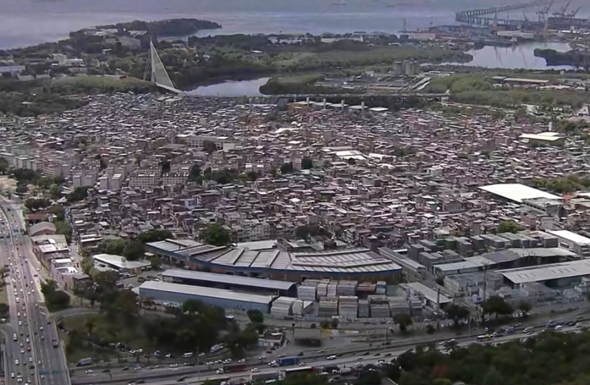 Operação policial na Maré provoca intenso tiroteio e fecha a Linha Amarela