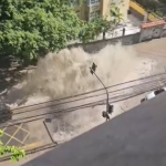 Tubulação estourou por volta das 9h; acesso pela Praia de Botafogo ficou fechado
