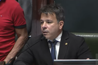 Caiado admite erro na contagem de votos e diz que projeto da ‘lei Anti-Oruam’ terá que voltar na próxima semana