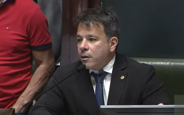 Caiado admite erro na contagem de votos e diz que projeto da ‘lei Anti-Oruam’ terá que voltar na próxima semana