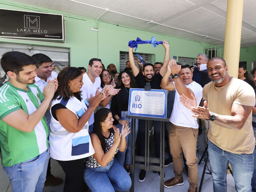 Centro Comercial da Grota, reinaugurado nesta sexta (21), reúne empreendedores que vivem no Complexo