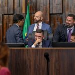 Entre medalhas e vetos, Bacellar marcou cafézinho com parlamentares para fechar pendências antes do recesso