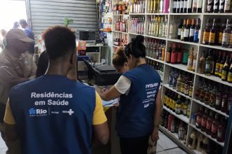 Depósitos de bebidas em condições insalubres são multados na Lapa; um foi interditado