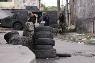 Mais de 200 toneladas de barricadas são removidas no primeiro dia de operação do estado