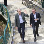 Príncipe William e o prefeito Eduardo Paes caminham pelo Pão de Açúcar