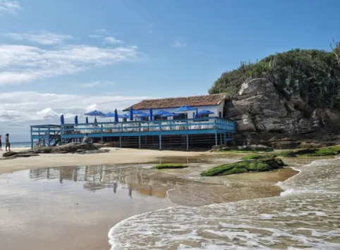 Tombada como patrimônio do município e do estado, cabana foi construída na década 1940