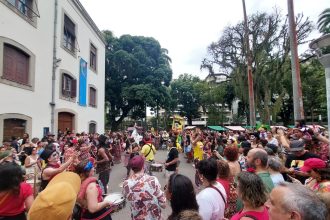 Bloco desfila há mais de dez anos no Carnaval carioca e no Dia dos Mortos - Foto: Amanda Pieranti/Tempo Real