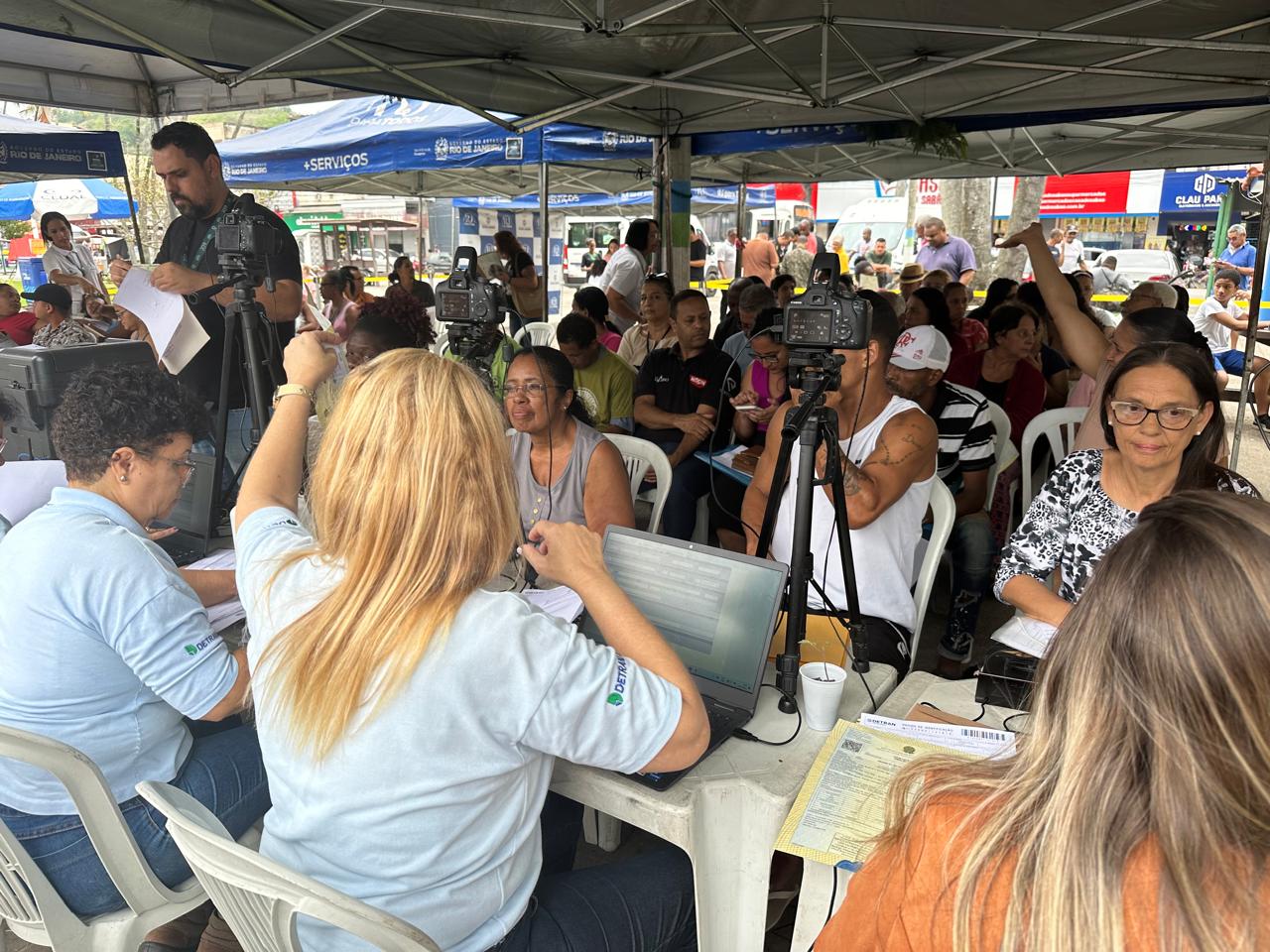 Caravana de serviços gratuitos atende moradores em Paracambi 55 Ação social aconteceu na Praça Cara Nova, no Centro de Paracambi - Foto: Divulgação