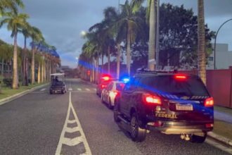 A PF nas ruas, na Operação Cash Courier, em março: provas obtidas com as apreensões indicaram a existência de um outro grupo criminoso, formado por três policiais federais e um militar