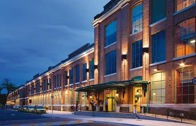 O Shopping Bangu acabou preservado, mas por decreto do prefeito Eduardo Paes, já que a emenda dos Felipes foi rejeitada na Câmara