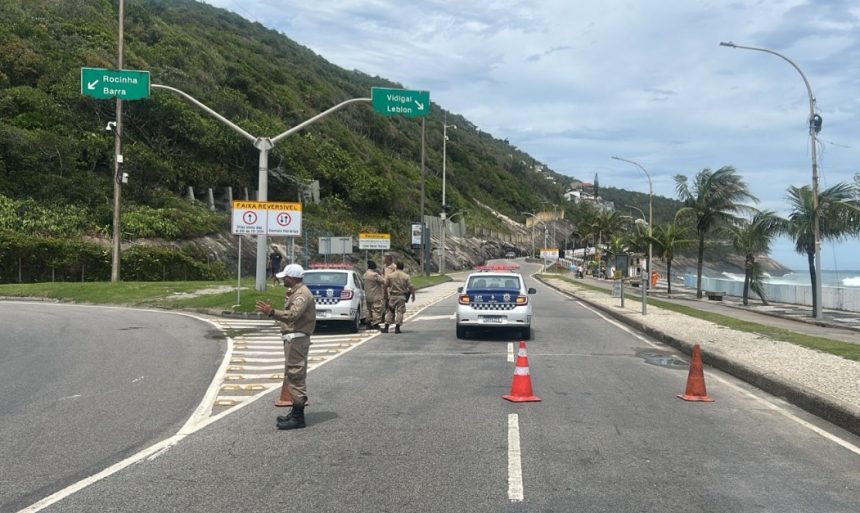 O fechamento da Avenida Niemeyer e na Ciclovia Tim Maia acontece em função de ventos fortes registrados na estação Vidigal, chegando aos 74,8 km/h.