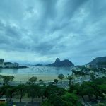 Depois dos efeitos de ontem do ciclone no Rio, previsão para hoje é de chuva e ventos fracos a moderados, com temperaturas em declínio, variando entre 18 e 26 graus.