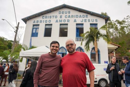 Renan Ferreirinha em visita a Nova Friburgo: o secretário de Educação está rodando o interior do estado, de olho nos votos para o chefe, Eduardo Paes, e para a sua própria reeleição