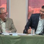 O presidente do Conselho de Arquitetura e Urbanismo, Sydnei Menezes (à esquerda) e o secretário estadual das Cidades, Douglas Ruas: parceria para apoio técnico