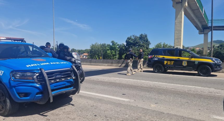 Operçaão no Jardim Catarina, em São Gonçalo, interditou a rodovia BR-101