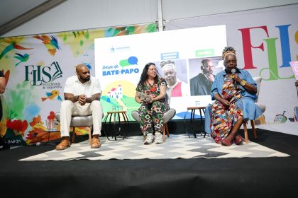 Conceição Evaristo com MV Bill, na Feira Literária de Saquarema