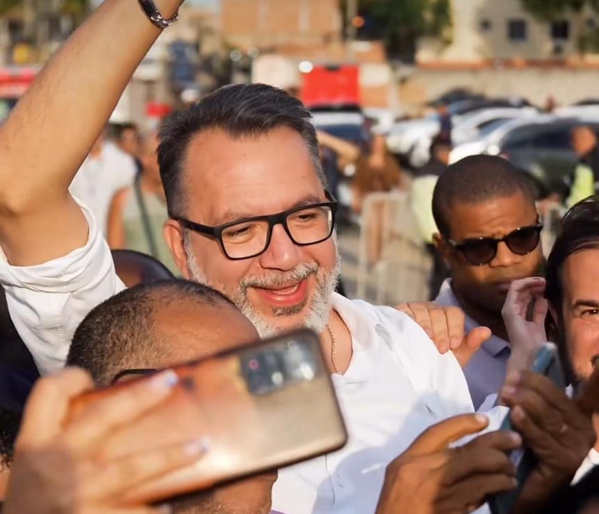 Márcio Canella e a popularidade nas ruas, depois da retirada das barricadas em Belford Roxo