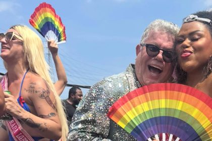 O carnavalesco Mílton Cunha na 21ª Parada Gay de Madureira: prefeitura liberou o patrocínio para a edição de 2025