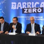 Cláudio Castro (PL) cercado pela cúpula da Segurança Pública do Estado: desta vez, só quem brilhou foi o governador