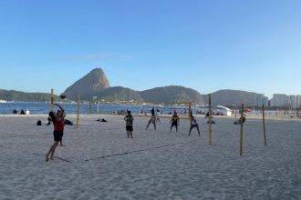 Praia, boa mesmo, só na manhã de sábado: a previsão para o fim de semana é começar com calorão e fechar o domingo com chuva
