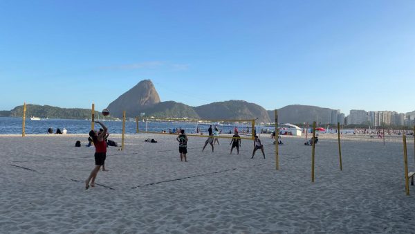 Praia, boa mesmo, só na manhã de sábado: a previsão para o fim de semana é começar com calorão e fechar o domingo com chuva