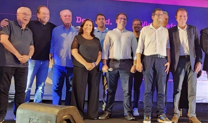 Paes e os tucanos: coraçãozinho e indiretas para Teresa Bergher