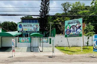 A creche Deus é Fiel, e a Creche Escola Machado, ambas ligadas à vereadora Gigi Castilho, não terão os convênios com a Prefeitura do Rio renovados em 2026