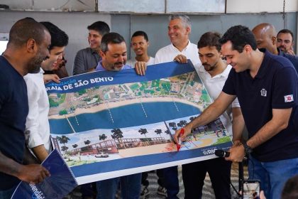O vice-prefeito Eduardo Cavaliere com o vereador Wagner Tavares (PSB), na Ilha do Governador: política da boa vizinhança com a Câmara do Rio