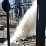 Vazamento de água na Rua São Clemente deixou parte do bairro de Botafogo sem luz - Foto: Reprodução das redes sociais