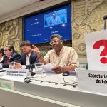 A cadeira destinada à Secretaria municipal de Educação ficou vazia durante audiência pública na Câmara do Rio