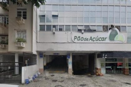 O prédio em Botafogo desapropriado pelo prefeito Eduardo Paes, para fins de renovação urbana